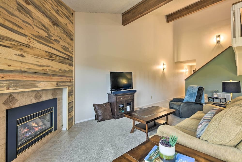 Pagosa Springs Townhome w/ Mountain Views!