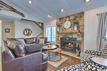 Bright Wintergreen Resort Home; Deck & Grill!