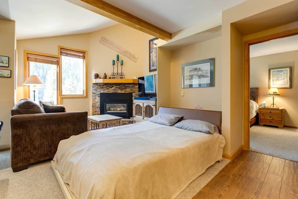 Winter Park Ski-in/ski-out Condo w/ Mountain Views