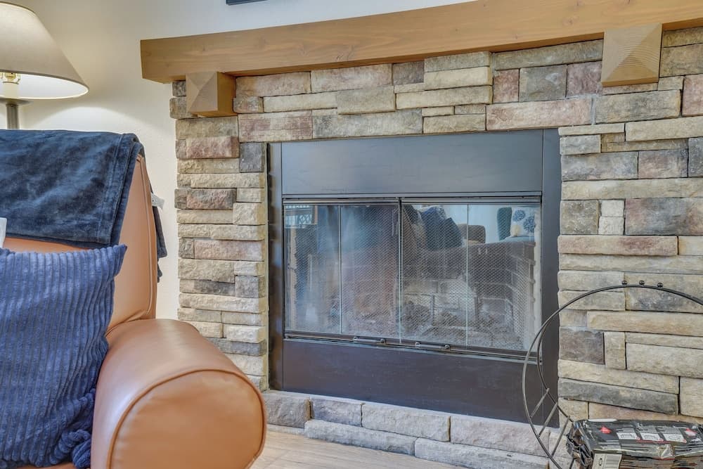 Seventh Mountain Condo w/ Resort Amenities!