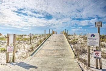 Canalfront Condo w/ Pool - Walk to Destin Beach!