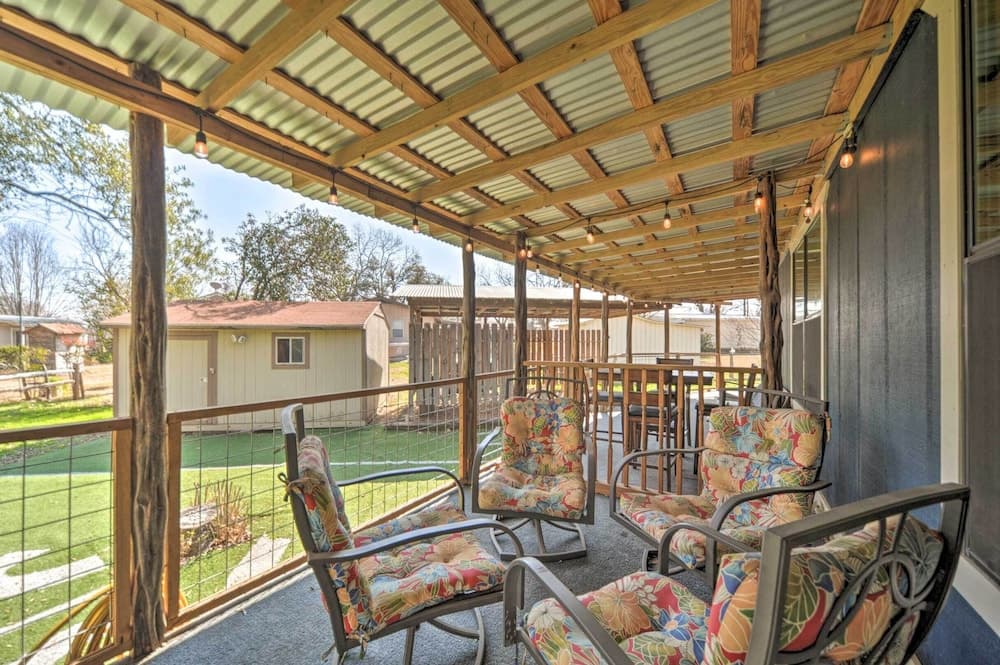 Fredricksburg Vacation Rental at 'the Loft'!