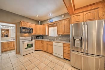 Family-friendly Sagle Vacation Rental w/ Deck