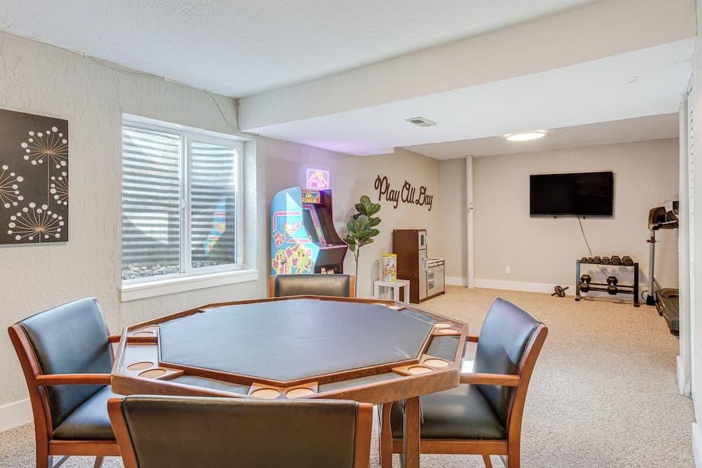 6 Mi to Dtwn: Arvada Home w/ Hot Tub & Yard