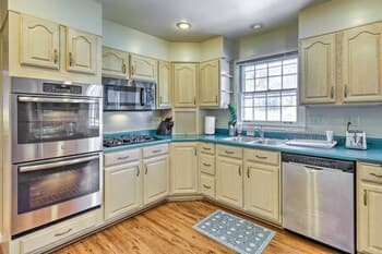 Cincinnati Vacation Rental: 5 Mi to Downtown!