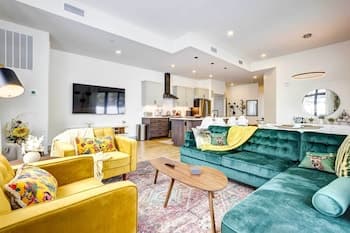 Chic & Modern Winter Park Condo, Walk to Main