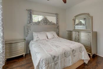 Corpus Christi Home w/ Yard < 1 Mi to Beach!