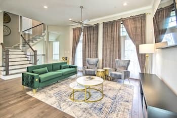 Chic Central Houston Home w/ Rooftop Deck!