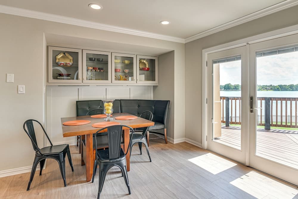 Lakefront Houston House - 1 Mi to Space Center!