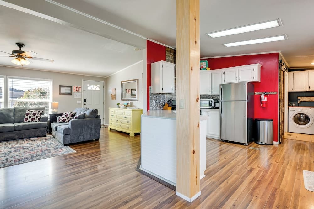 La Verkin Home w/ Yard, Covered Patio & Grill