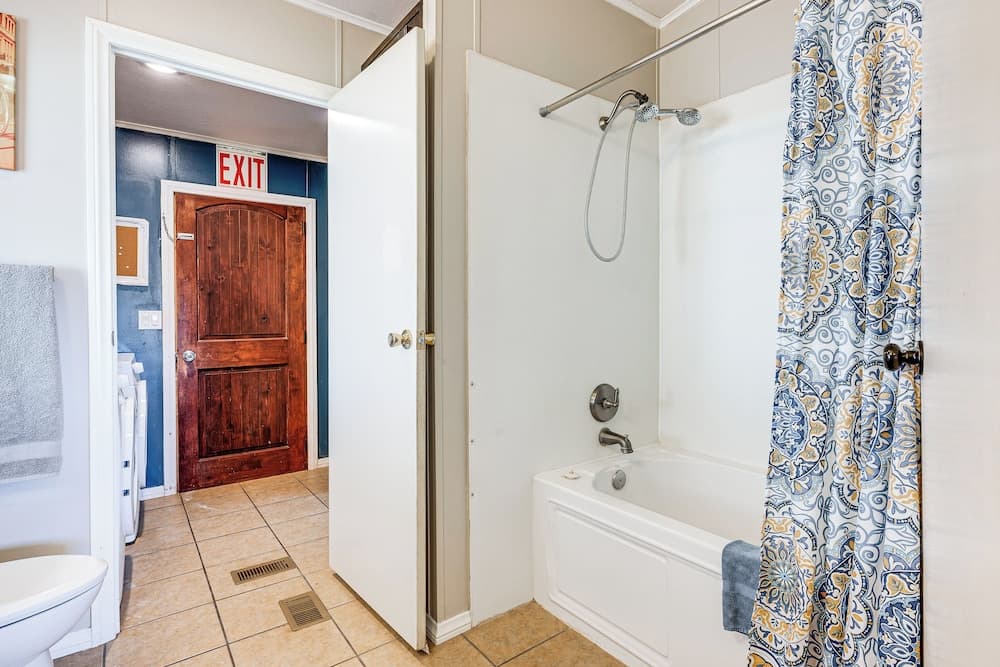 La Verkin Home w/ Yard, Covered Patio & Grill