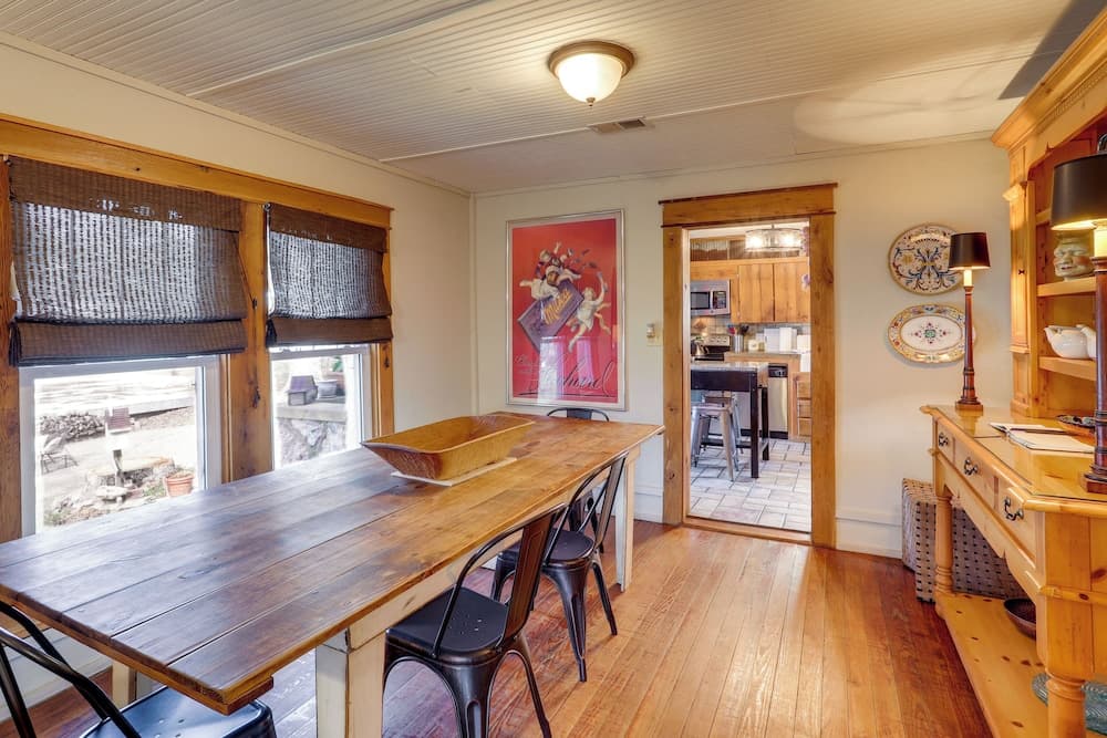 Historic 'hardy House' on Main Street w/ Fire Pit!