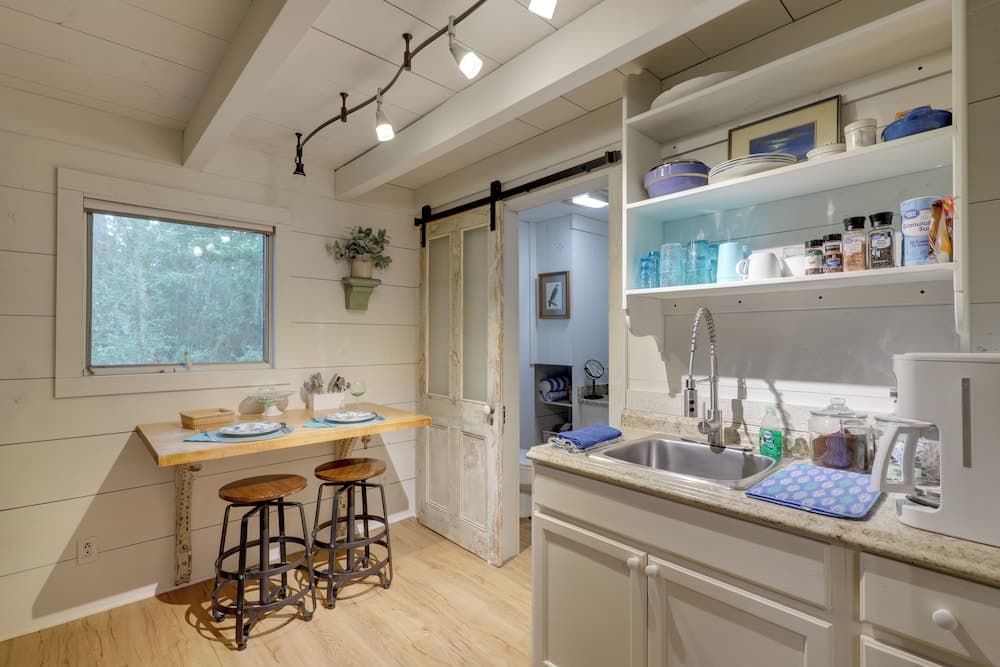 'nantucket Cottage' w/ Fishing Dock + Sunsets