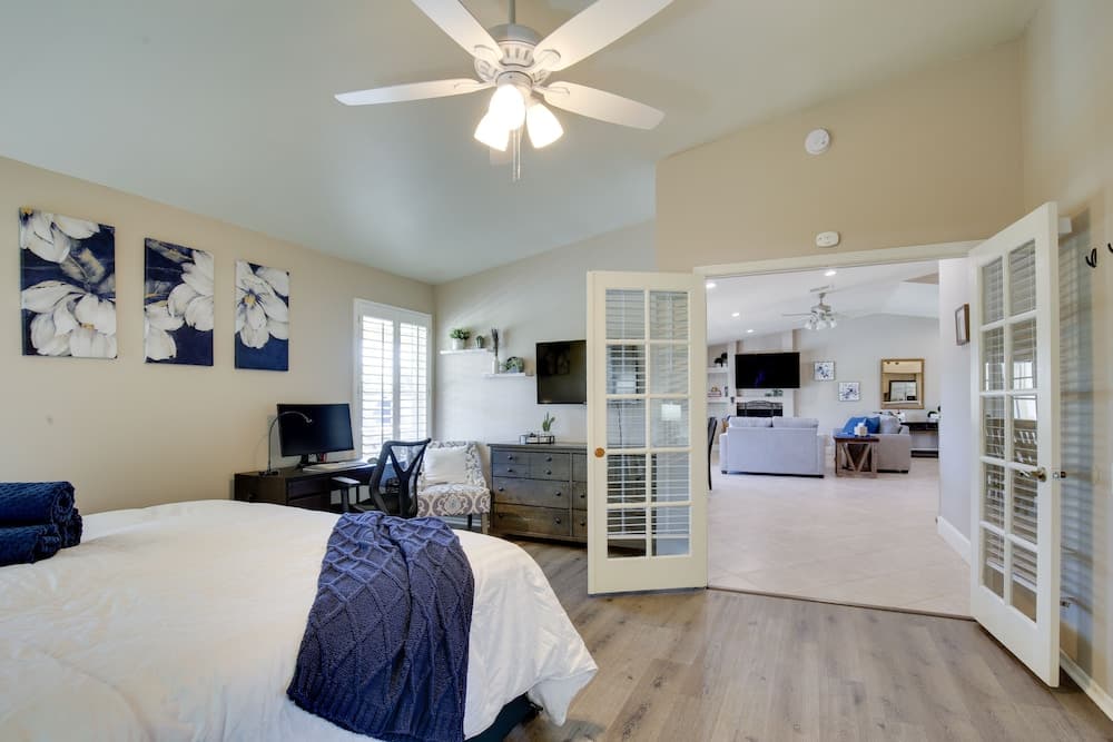 Palm Desert Oasis w/ Hot Tub < 1 Mi to Golf!