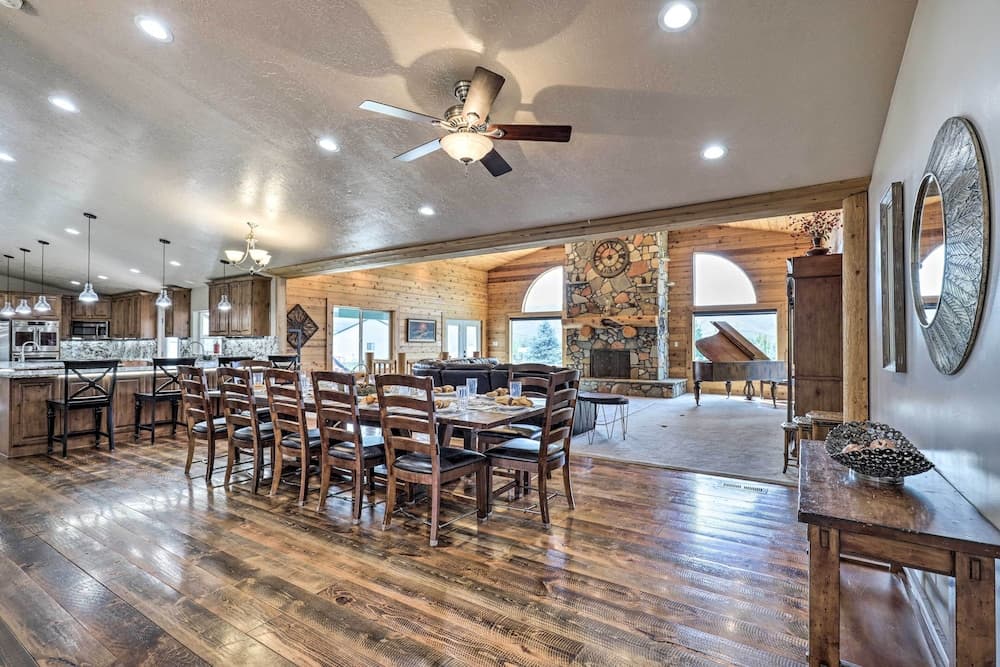 Luxe Heber City Cabin + Hot Tub & Guest House