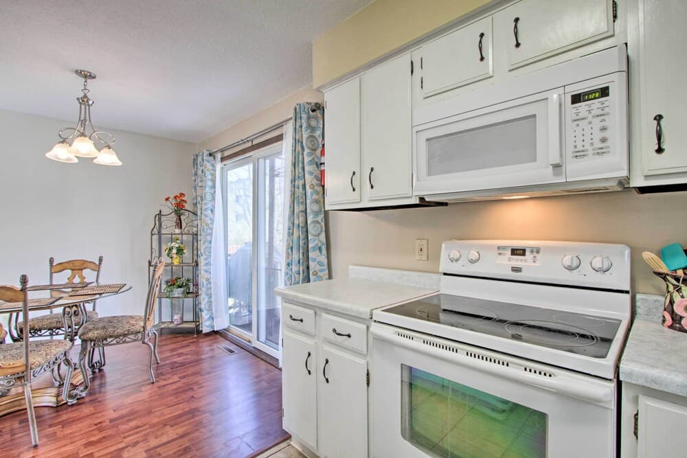 Charming Rochester Home, 4 Mi to Mayo Clinic!