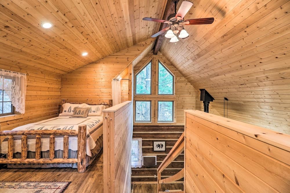 Reconnect With Nature at Timber Creek Cabin!