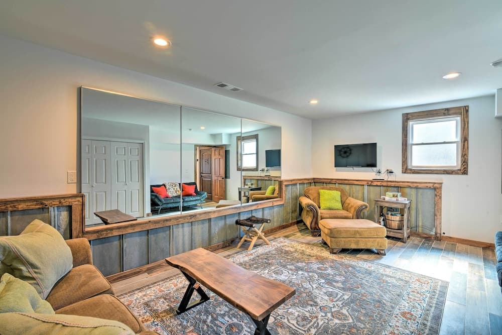 Pet-friendly Fair Play Getaway w/ Boat Dock!