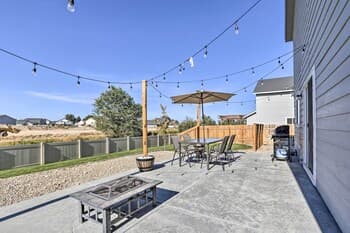 Stunning Nampa Home Nearby Park w/ Fire Pit!