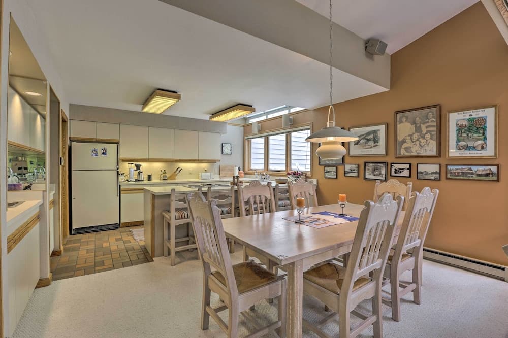 Ski-in/ski-out Winter Park Condo w/ Pool Access!