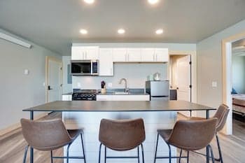 Saratoga Retreat ~ 3 Mi to Saratoga Lake!