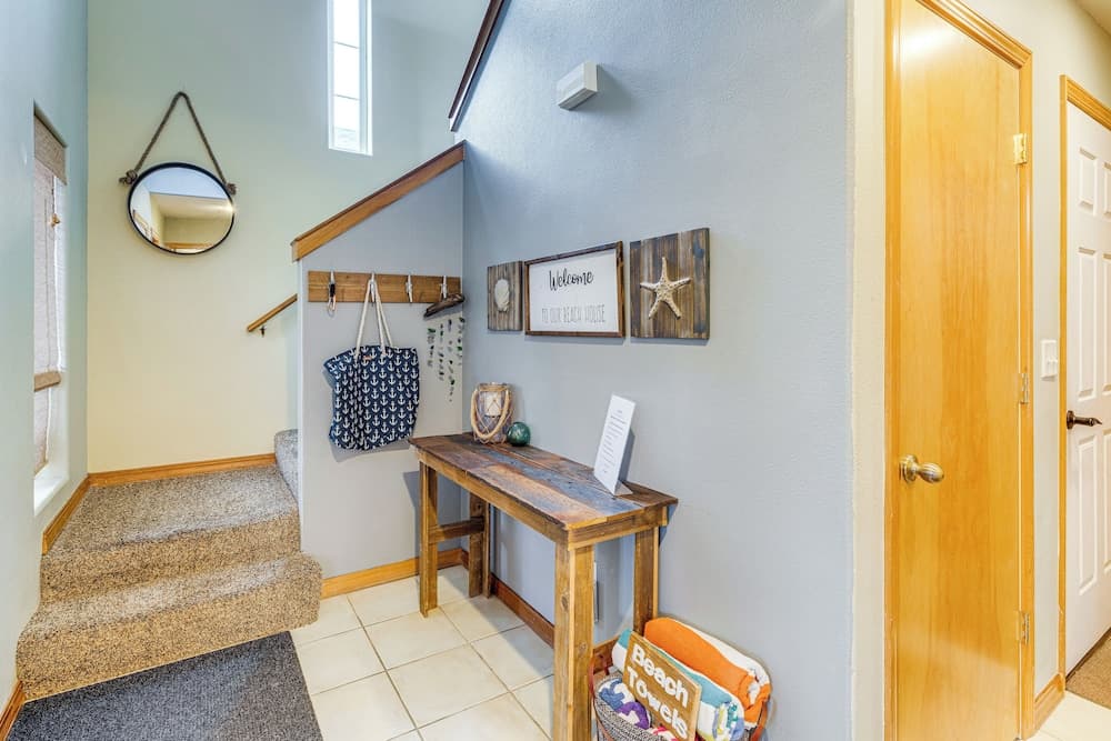 Rockaway Beach Home w/ Hot Tub: 4 Blocks to Beach!