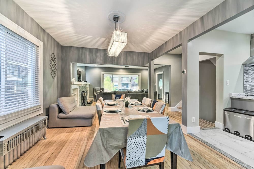 Elegant Detroit Home w/ Yard ~ 5 Mi to Dtwn!