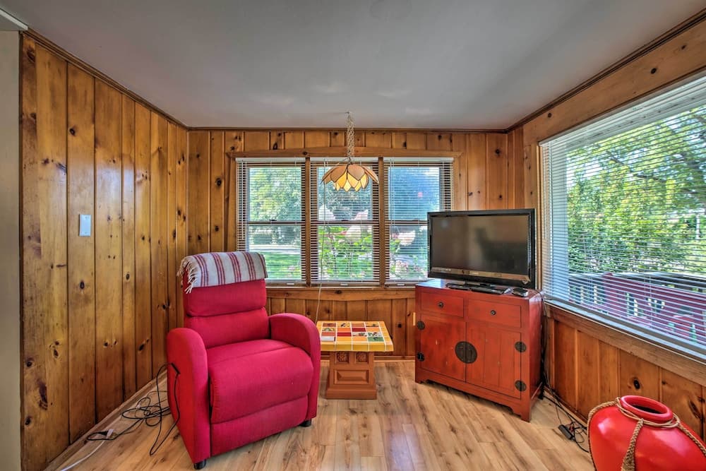 Pet-friendly Home w/ Views of Lake Delavan!