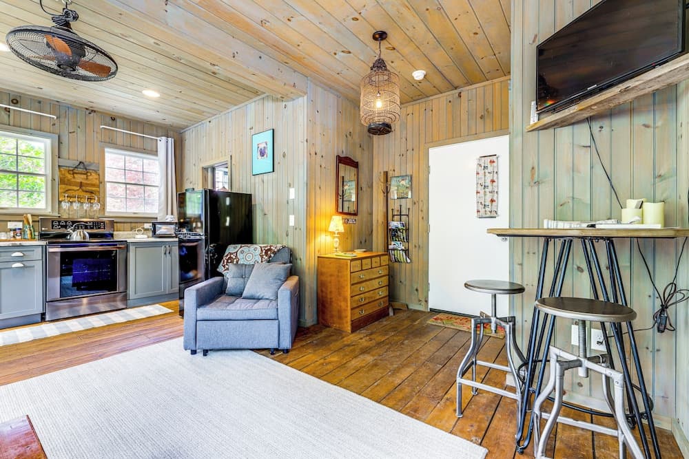 Killingly Barnyard Studio in Wine Country!