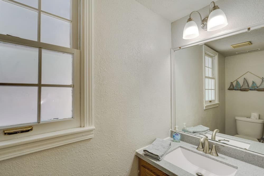 Screened Deck: Margaritaville Lake Resort Retreat!