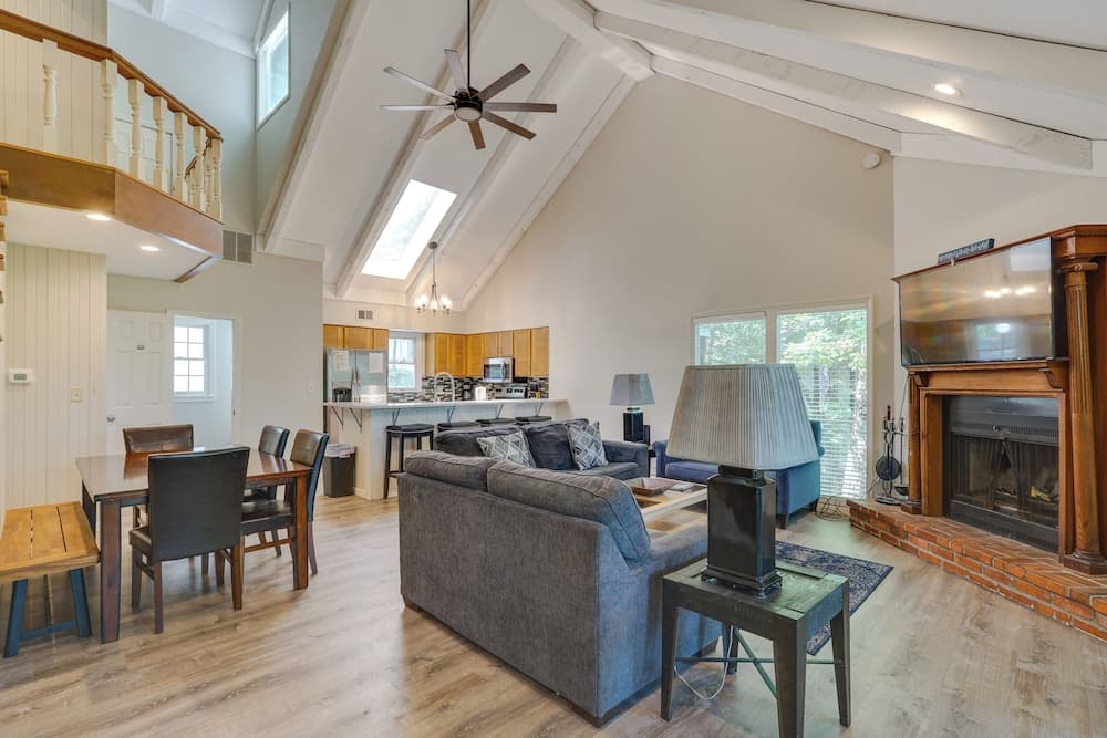 Screened Deck: Margaritaville Lake Resort Retreat!