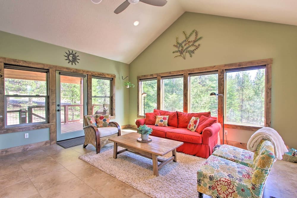 5 Mi to Crescent Lake: Dog-friendly Oregon Getaway