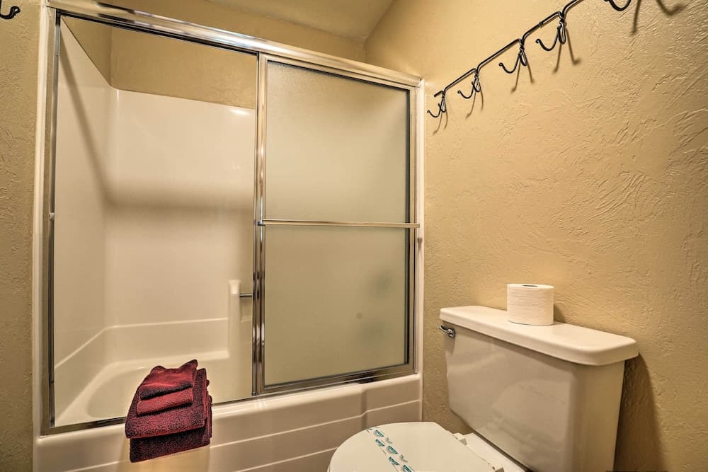 Ski-in/ski-out Brian Head Condo w/ Hot Tub Access!