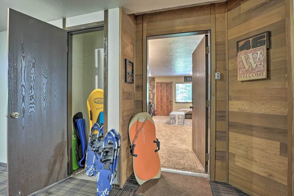 Ski-in/ski-out Brian Head Condo w/ Hot Tub Access!