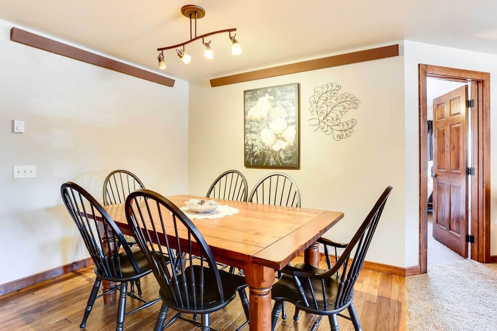 Centrally-located Deadwood Apt w/ Mountain Views!