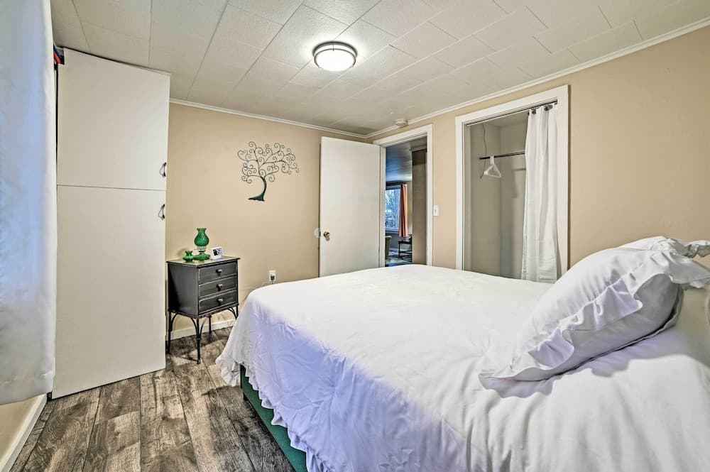 Quaint Frederic Home: Ski, Boat + Hike Nearby