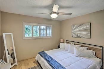 Pet-friendly 'hygge Home' w/ Outdoor Pool!