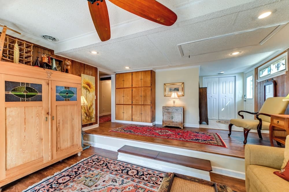 Charming Ohio River Home With Water Views & Porch!