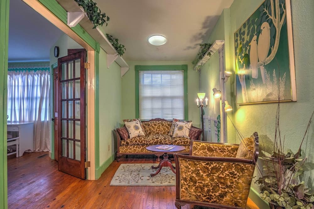 Russellville House w/ Garden - Walk to Main Street