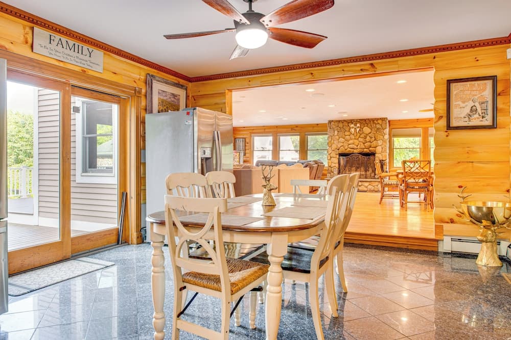 Deck For Entertaining: Belmont Group Getaway