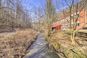 Unique ATV Apartment in Remodeled Schoolhouse