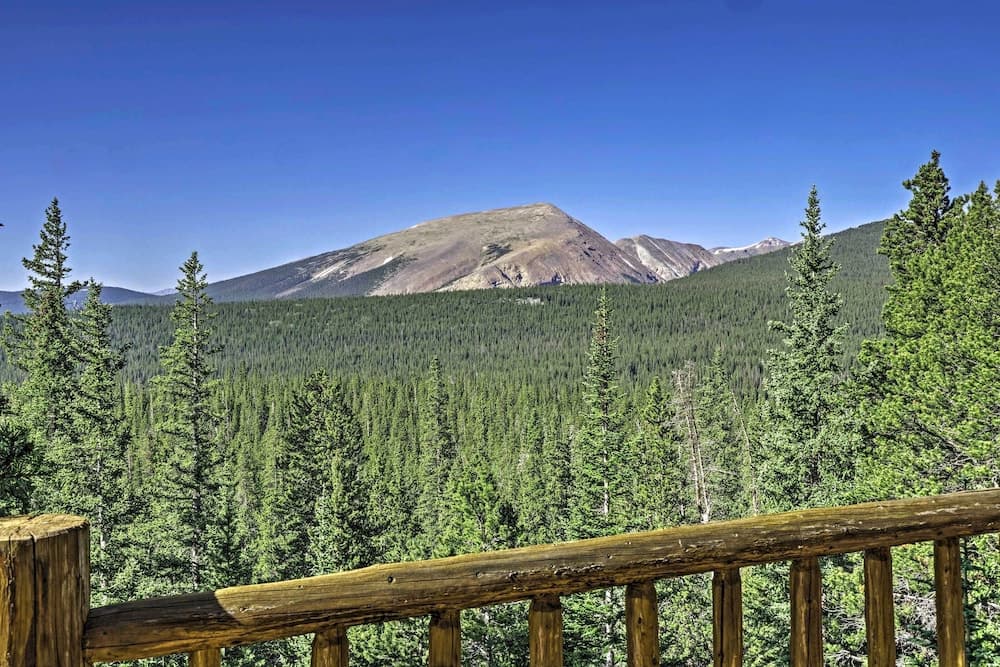 Spacious Fairplay Retreat w/ Hot Tub & Fire Pit!