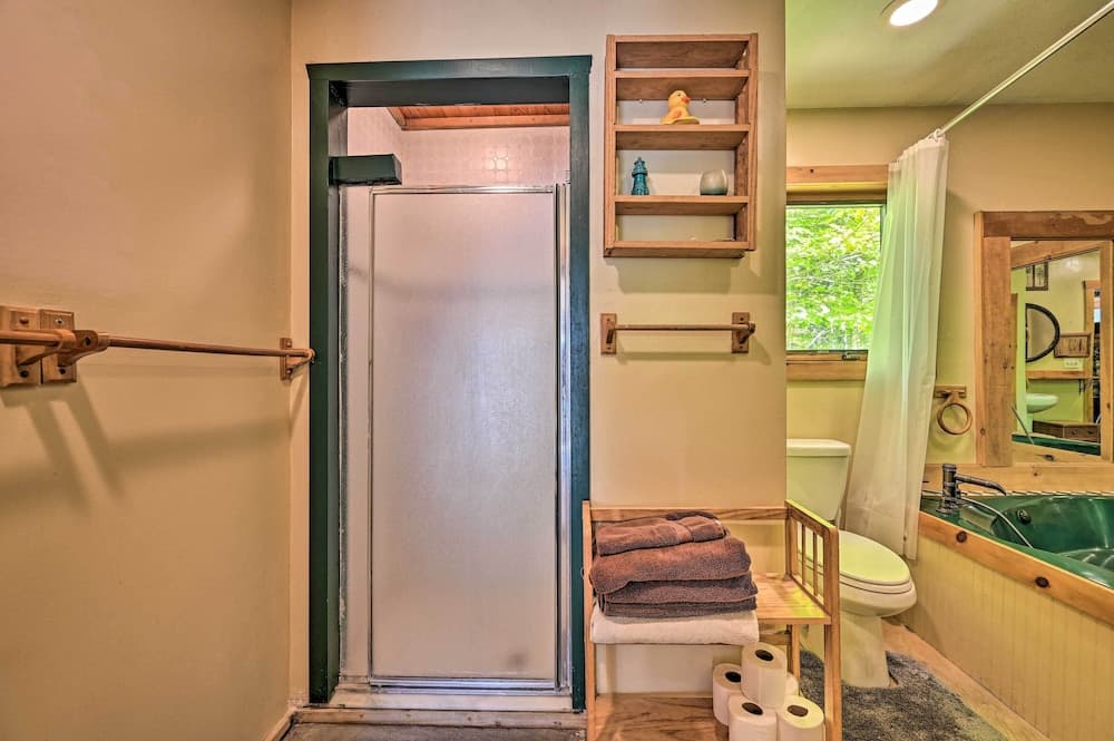 Remote Cabin w/ Fire Pit: 3 Miles to Stowe Mtn!