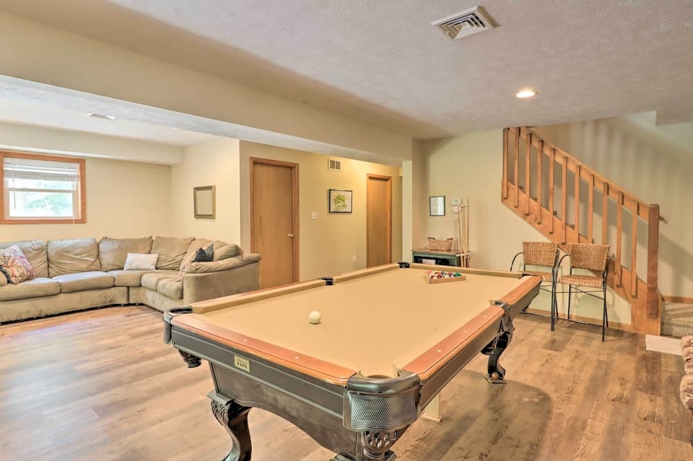 Deck, Hot Tub & Game Room: Lake Harmony Home