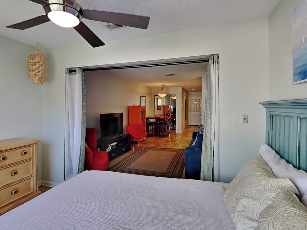 Sunset Harbor #2-204 by Southern Vacation Rentals