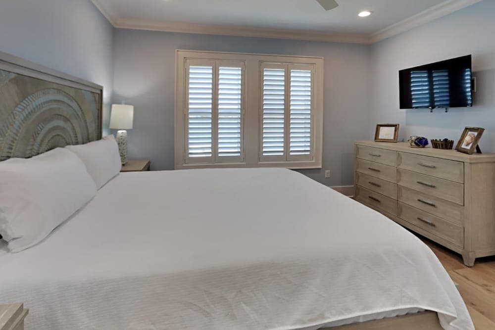 Sandpiper Cottages #E by Southern Vacation Rentals