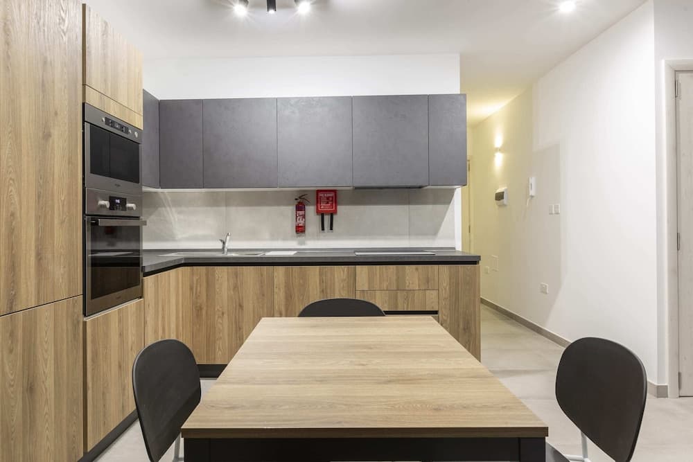 Gzira Suite 13