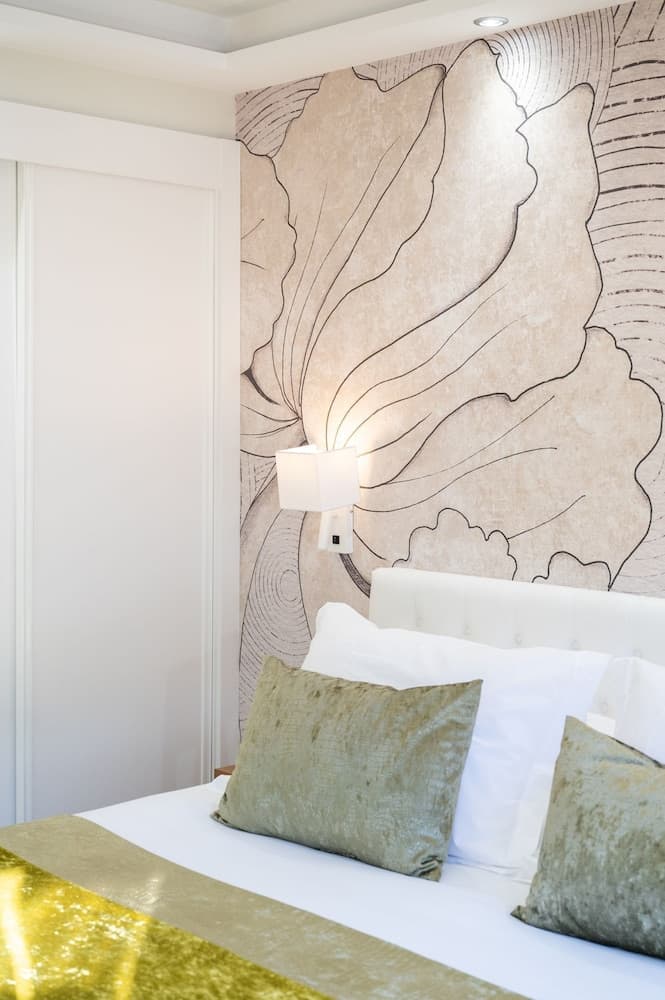 THE MIRROR & SPA by Elegant Residences