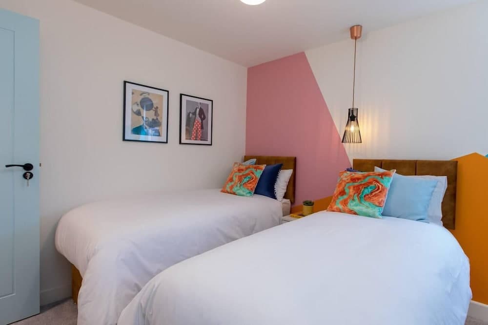 All Ensuite,smarttvs,garden,20 Mins to Nec,parking