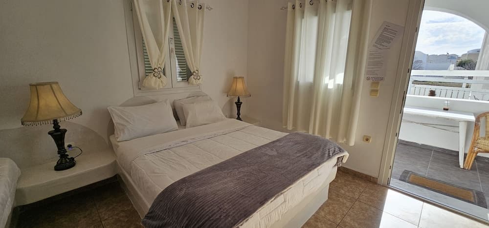 Santorini Studios Pleasure By The Sea